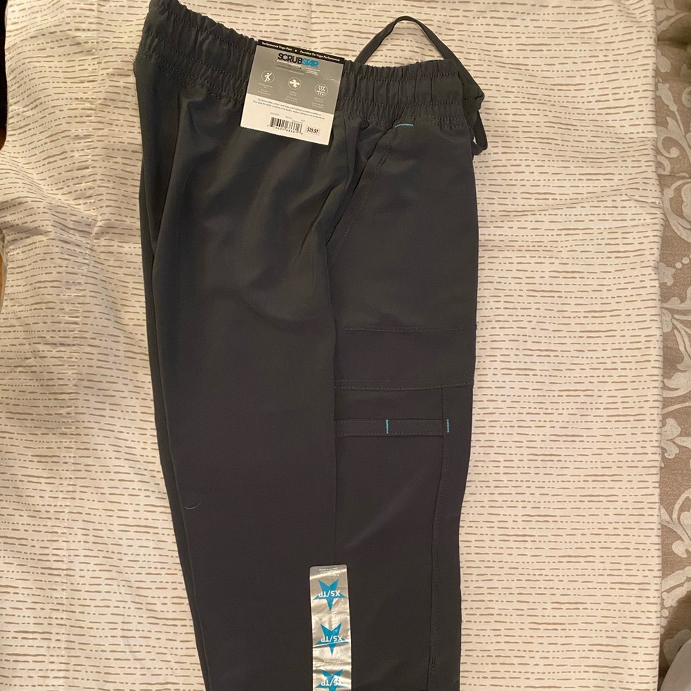 Scrub pant.